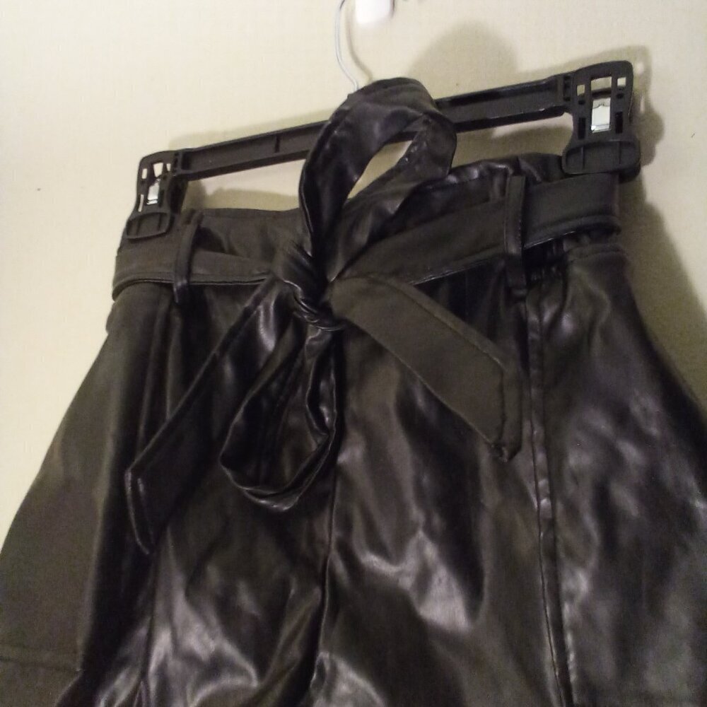 Windsor Shorts Women S Faux Leather Belt Pockets Elastic Black - Picture 8 of 14